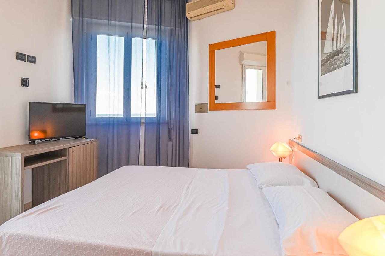 Hotel City Milano Marittima Bagian luar foto