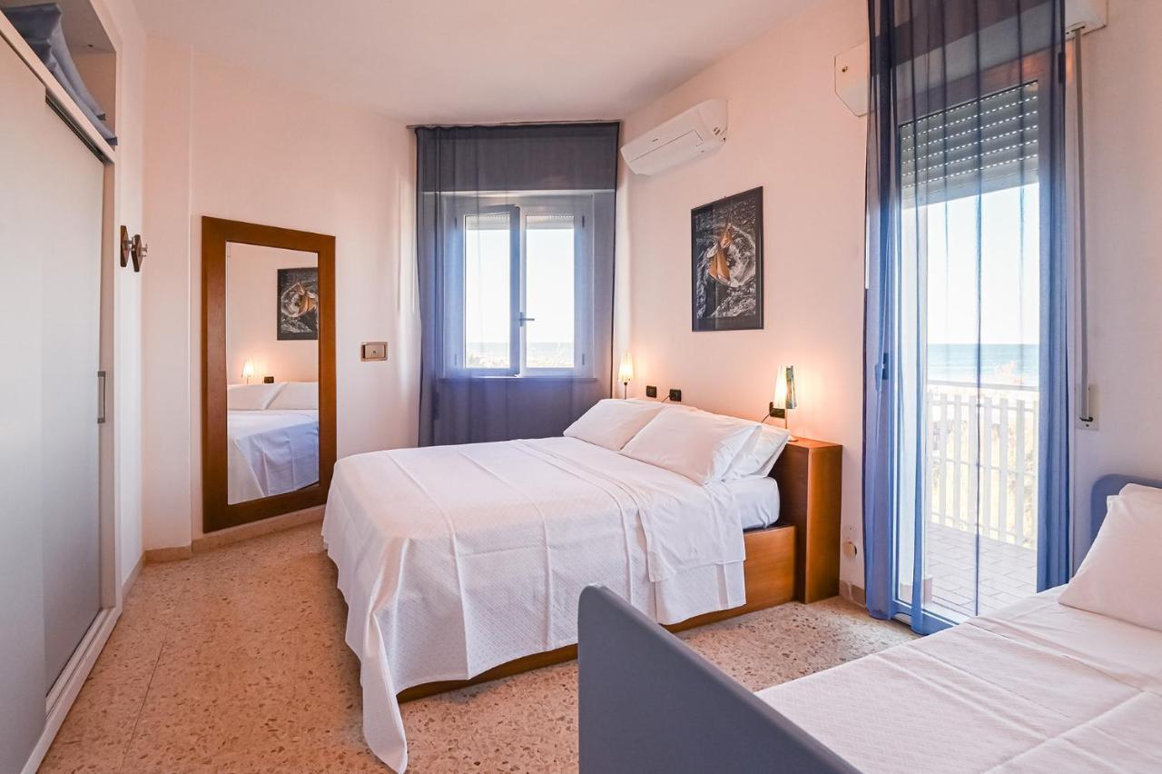 Hotel City Milano Marittima Bagian luar foto